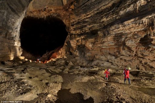Read more about the article Er Wang Dong Is A Huge Cave With Own Weather System