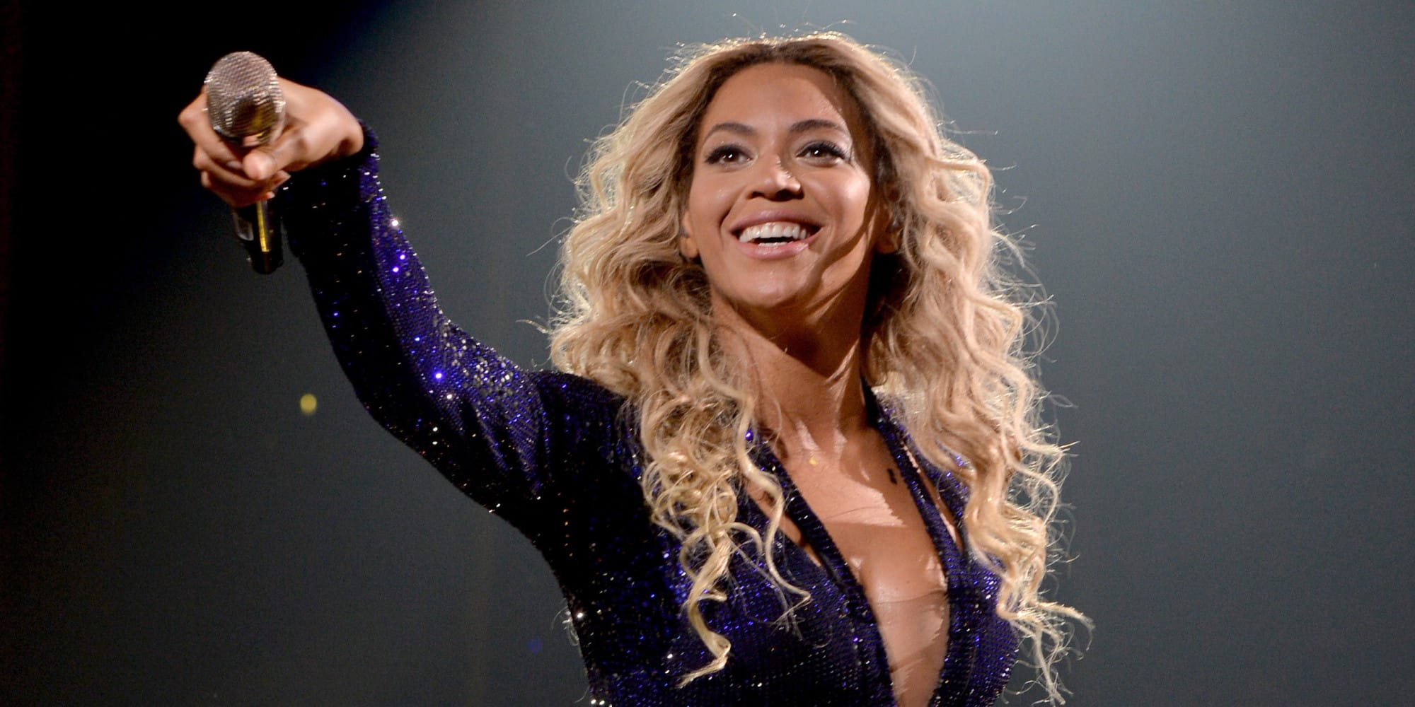 You are currently viewing Beyonce’s New Album Breaks iTunes Sales Record!