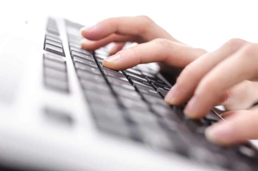 Read more about the article World’s Top Typists (72 WPM) Can’t Identify The Keys On A Keyboard