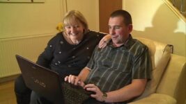 Man Tries To Sell His Girlfriend On eBay, Surprised When Saw People Bidding