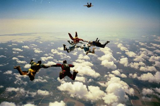 Read more about the article [Video] Helmet Camera Captures Erratic Free-fall And Rescue Of Unconscious Skydiver