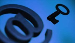 Apple, Google And Yahoo Can Read Your Emails Without Your Permission