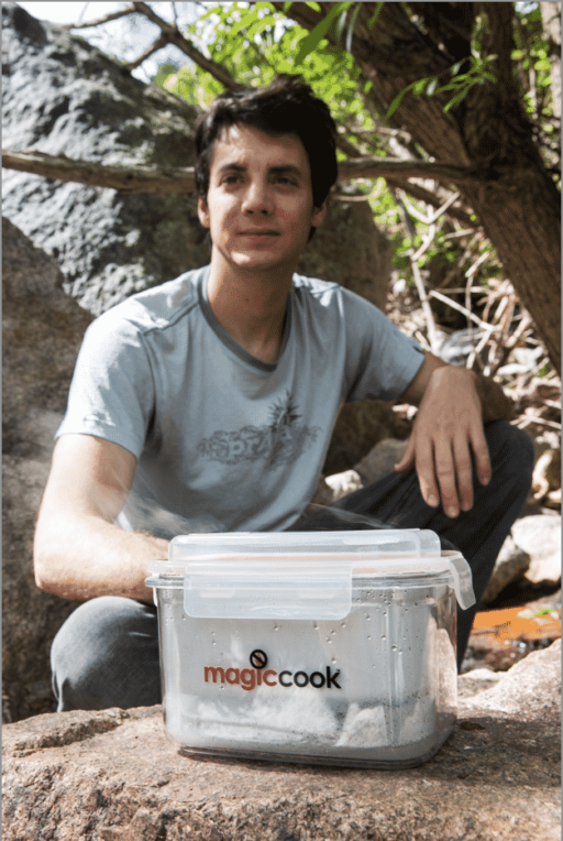 Read more about the article Magic Cook: An Impressive Container That Lets You Cook Anywhere Without Fire, Electricity Or Gas!