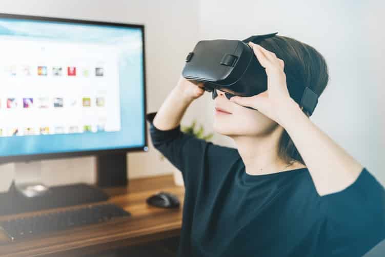 Read more about the article Top VR Headsets To Buy In 2018