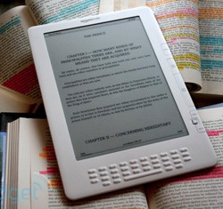 Read more about the article Amazon Kindle coming in August
