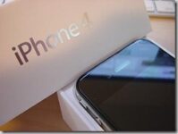 First iPhone 4 Unboxing Image