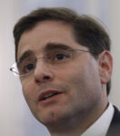 U.S. regulators search new internet access laws