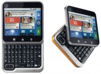Motorola Flipout with Android 2.1 and MotoBlur Features