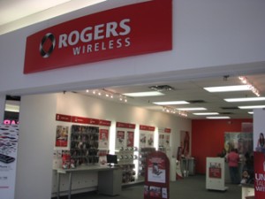 Read more about the article Suspects charged with string of Rogers robberies